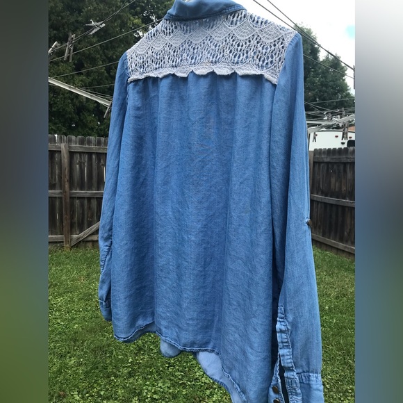 Light weight denim blouse - Picture 2 of 6